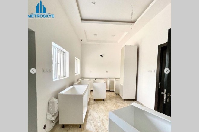 Terrific 5 bedrrom duplex