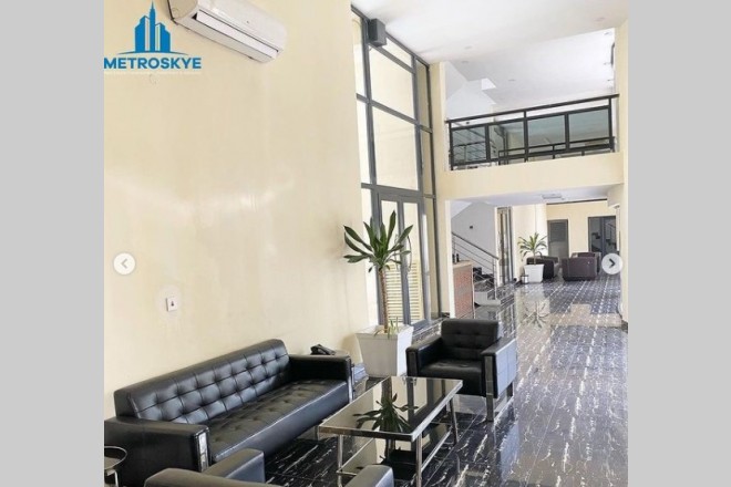 Spectacular 4 bedroom Flat