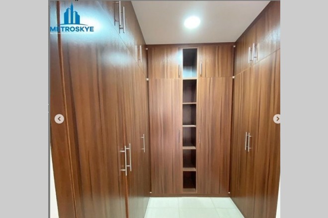 Spectacular 4 bedroom Flat