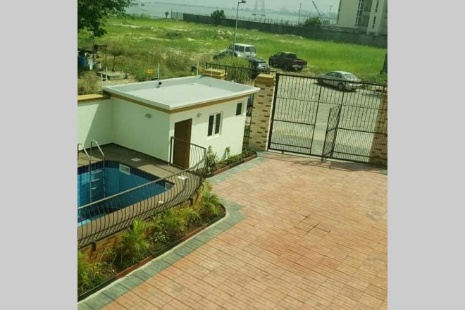 Massive 6 bedroom duplex