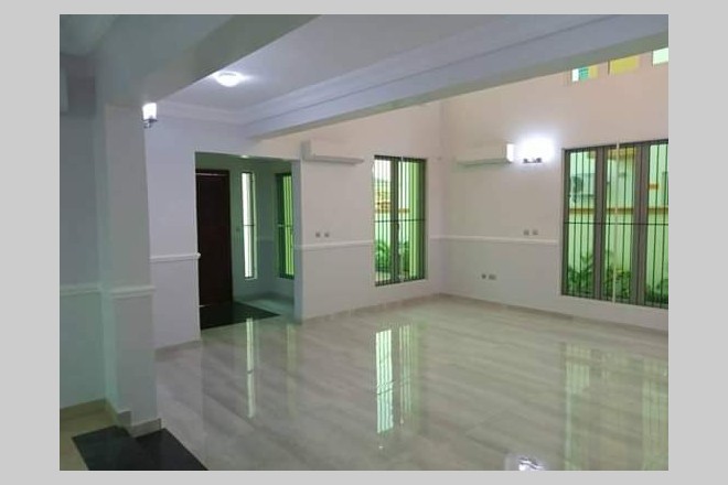Massive 6 bedroom duplex
