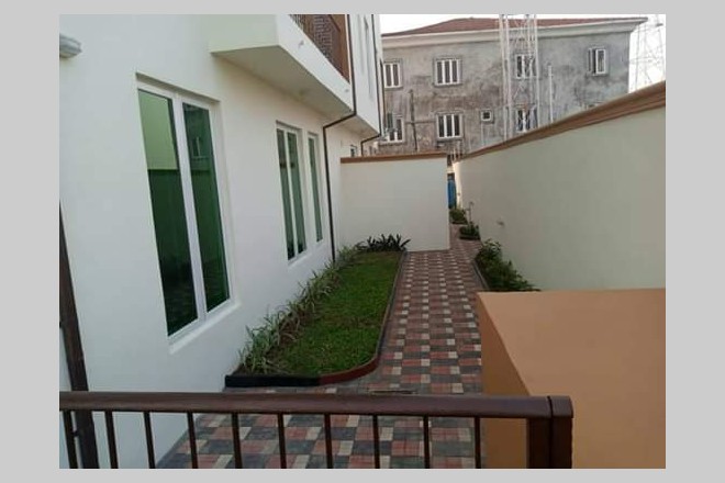 Massive 6 bedroom duplex