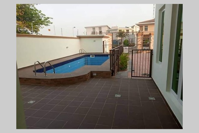 Massive 6 bedroom duplex