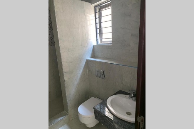 Beautiful 5 bedroom semi detached duplex