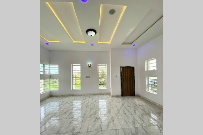 A 4 bedroom detached duplex with bq