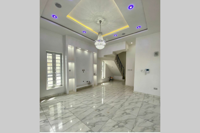 A 4 bedroom detached duplex with bq