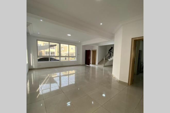 A 6 bedroom fully detached duplex with bq