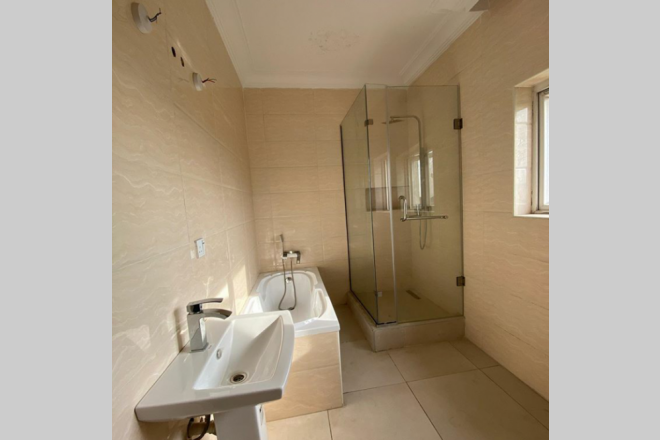 A 6 bedroom fully detached duplex with bq