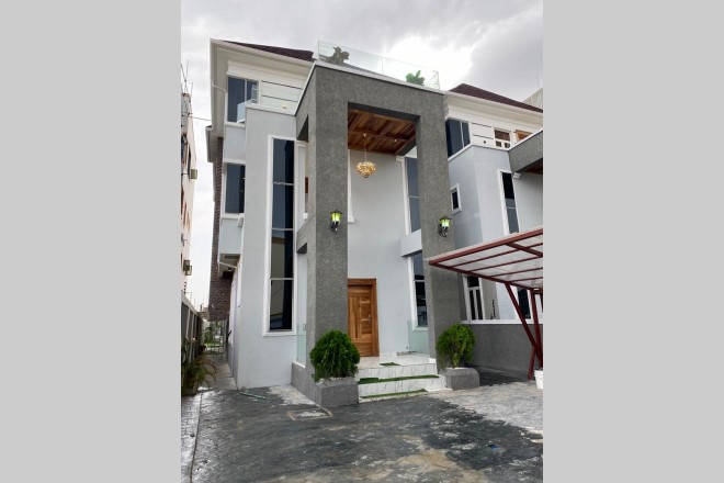 STUNNING 5 BEDROOM WITH BQ FOR FOR SALE